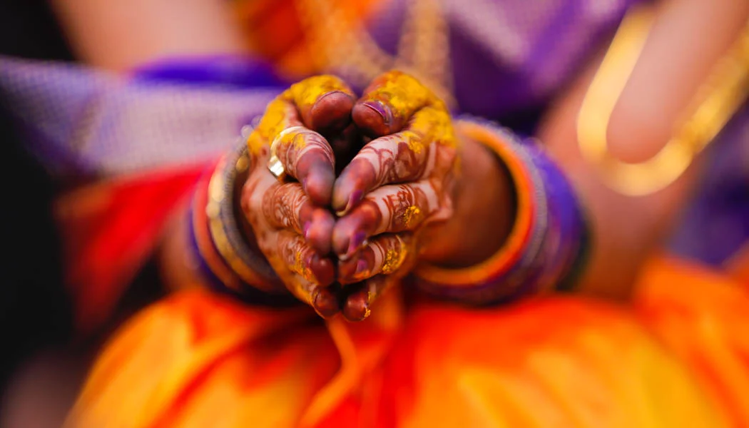 indian-wedding-ceremony-bridal-hand-haldi-ceremony